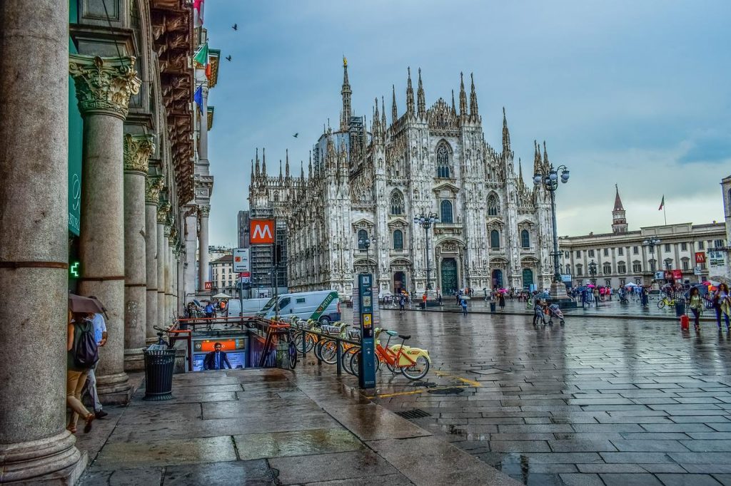 italy, milano, duomo square