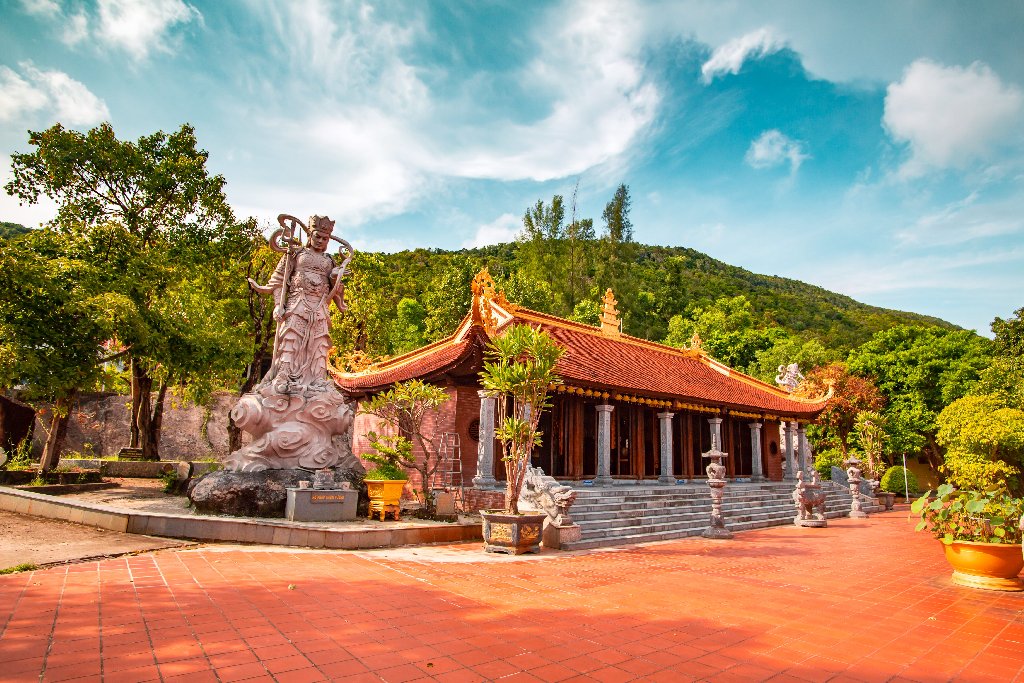 oferta vietnam zbor charter agentia de turism travel collection