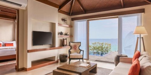 CRIMSON RESORT - TRAVEL COLLECTION 5