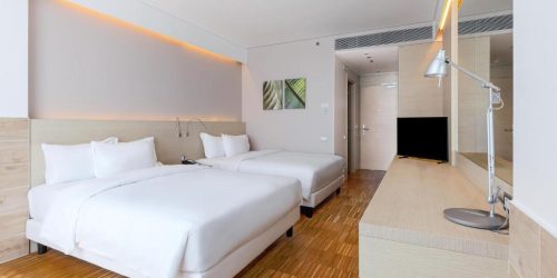 HILTON GARDEN INN - TRAVEL COLLECTION 3