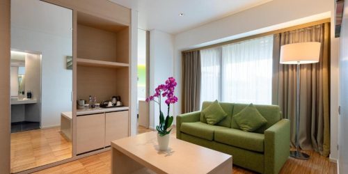 HILTON GARDEN INN - TRAVEL COLLECTION 5