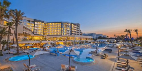 HILTON SKANES 5 TRAVEL COLL