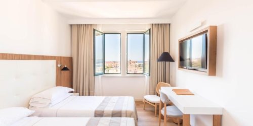 HOTEL CATALUNYA - TRAVEL COLLECTION 4