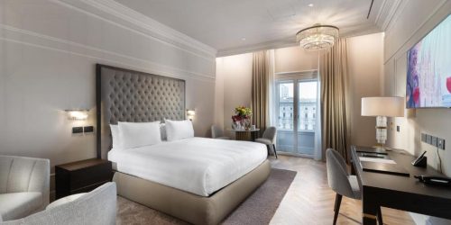 HOTEL GLAMORE - TRAVEL COLLECTION 3