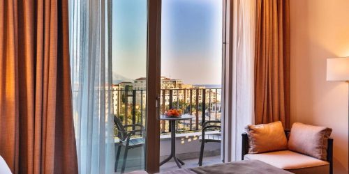 OFERTA TRAVEL COLLECTION MUNTENEGRU HOTEL BONO BUDVA 2