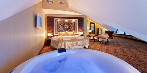 TRAVEL COLLECTION TOURISM AGENCY GRANADA JACUZZI ROOM
