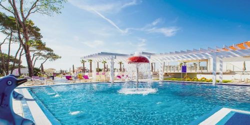 VACANTE IN MUNTENEGRU TRAVEL COLLECTION