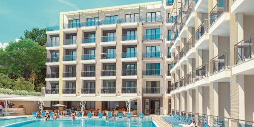 arena mar travel agency the pool